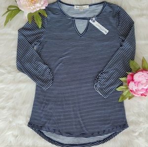 Wallflower 3/4 Sleeve Notch - NWT